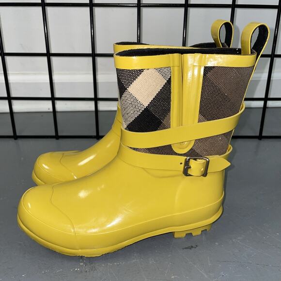 Burberry Yellow and Black Kids Rain Boots 33 - Picture 1 of 12